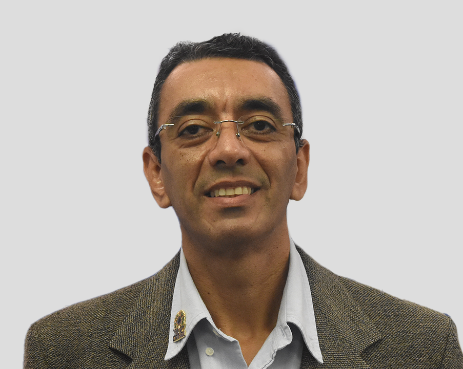 Roberto Fernando S. S.