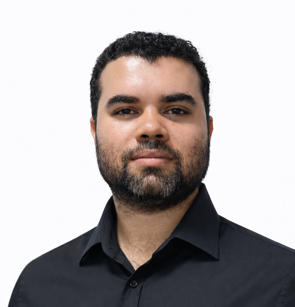 Robson Simões L.