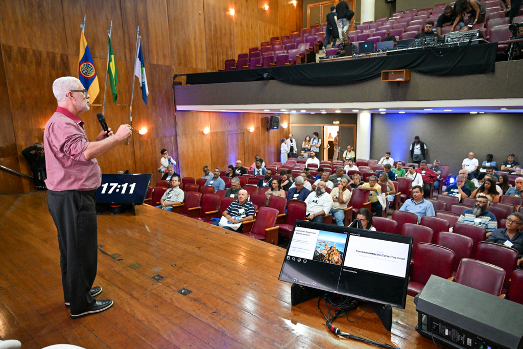 CRT-RJ participa do SEMIN XVI e debate autovistoria de gás e piso salarial