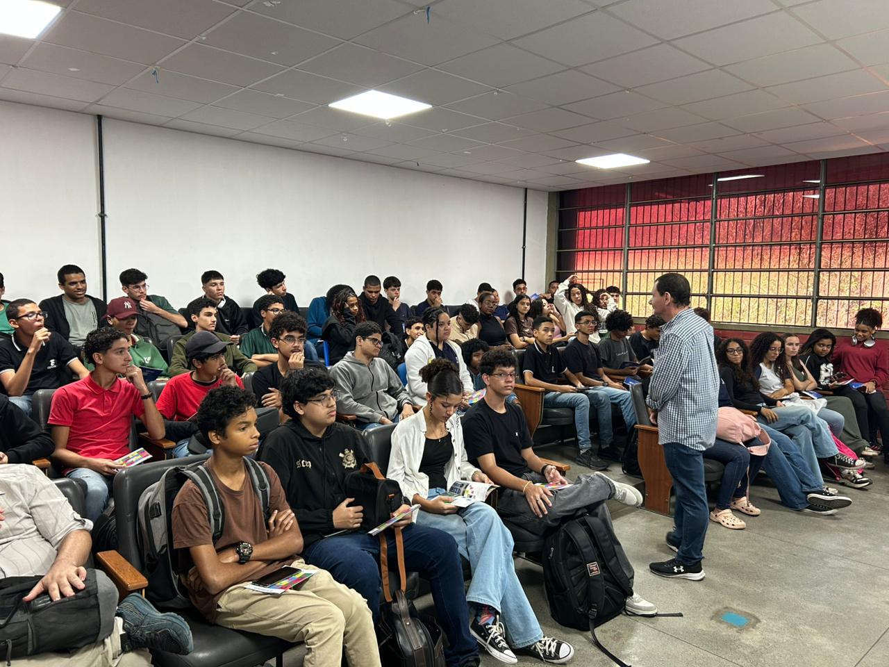 O CRT Escolas promoveu palestra para 75 estudantes do CEFET Nova Iguaçu